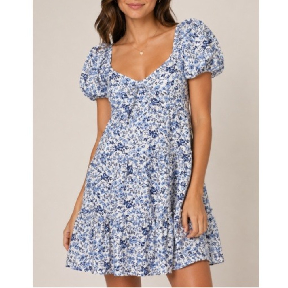 Altar'd State Women's Blue White Floral Puff Sleeve Tiered Mini Dress Size M NWT